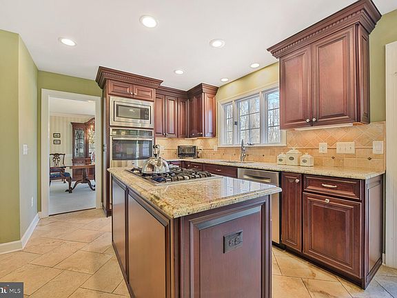 2nd image of 6183 Snowhill Ct