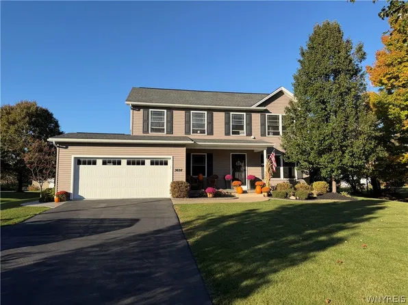 3628 Old Lakeview Rd, Hamburg, NY 14075