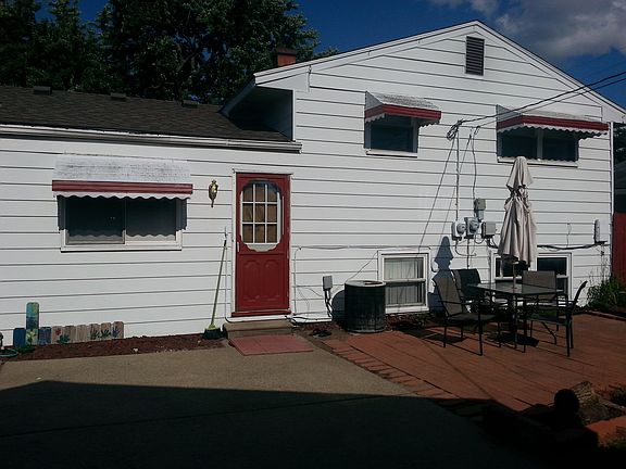 5th image of 1738 S Berry St