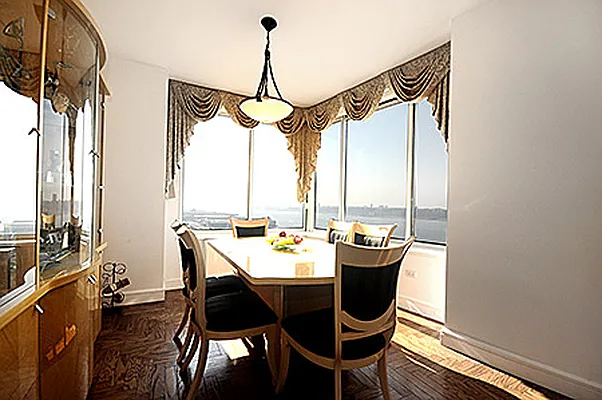 Rented by Markgraf Group Ltd | media 7