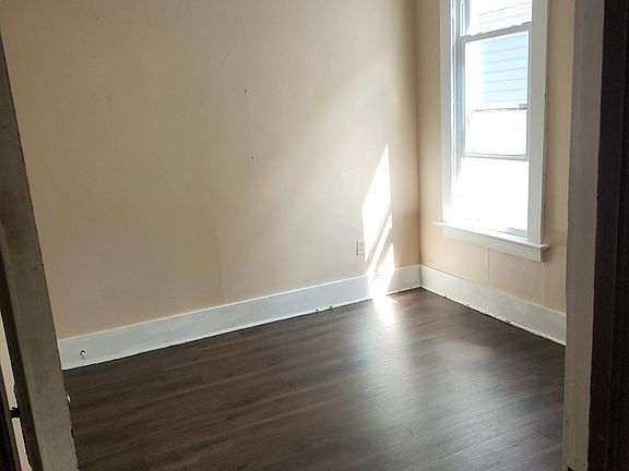 5th image of 1333 W 8th St #2