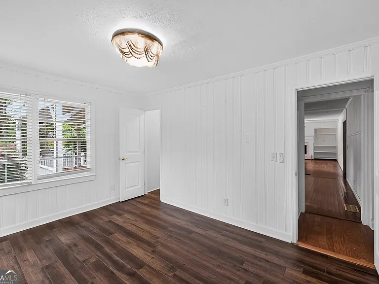 1455 Courtney Ln — Photo 15