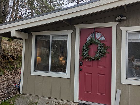 5th image of 916 Pine Oak Ln #C