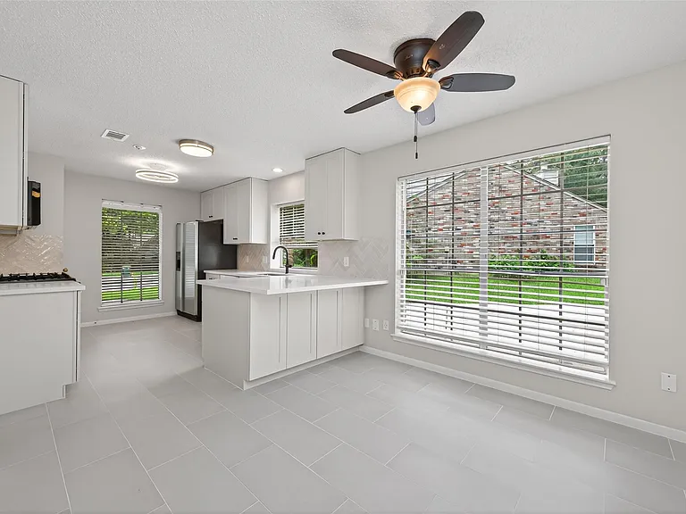 106 Breezy Point Pl — Photo 9