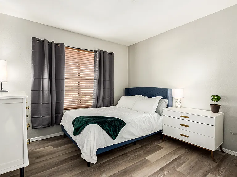 1001 N Pasadena St #50 — Photo 15
