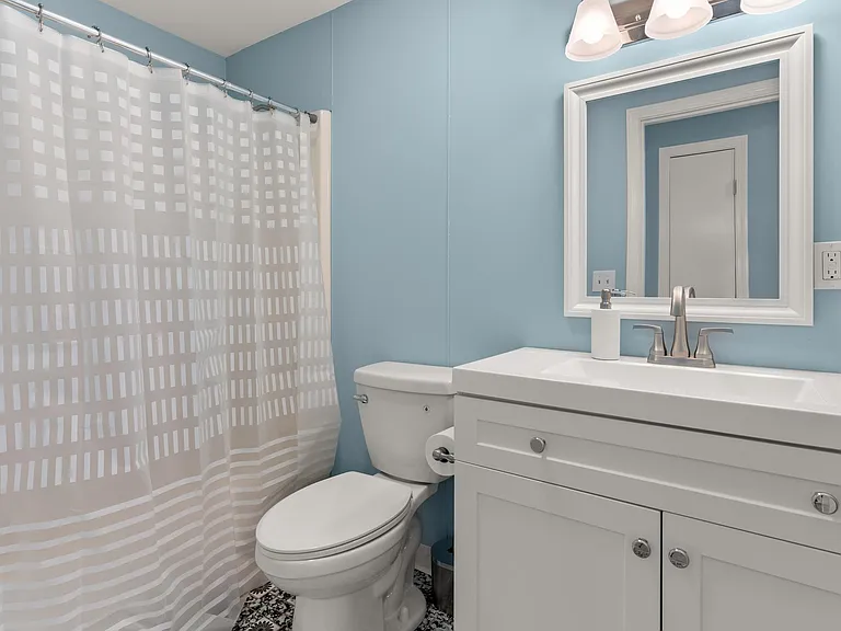 911 Ocean Blvd #4 — Photo 17