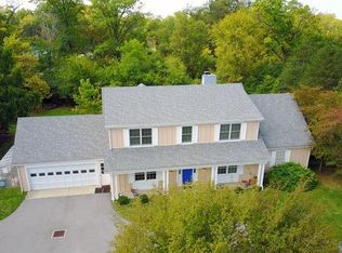 28543 Stonecroft Dr, Perrysburg, OH 43551