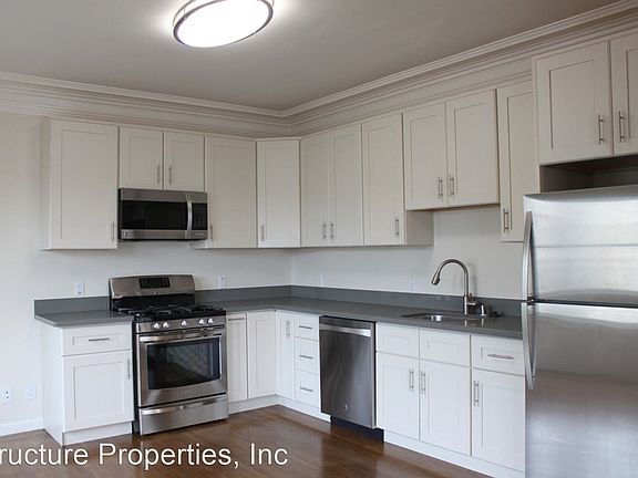 3rd image of 2430 Lake St #8875424