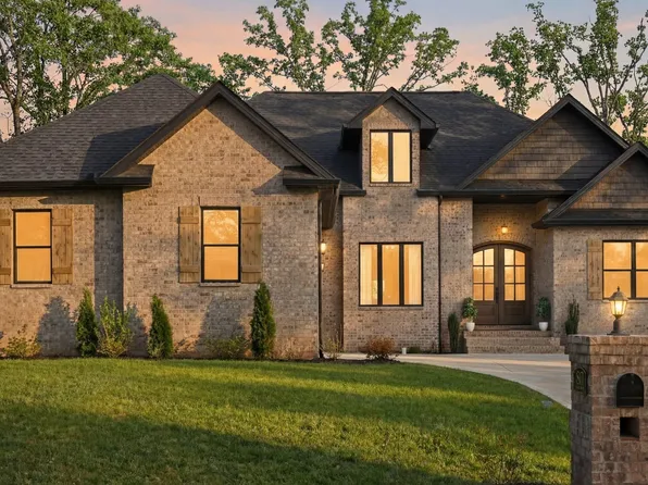 591 Yosemite Dr #27, Lenoir City, TN 37771
