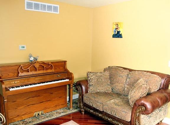 5th image of 738 Sorel Dr