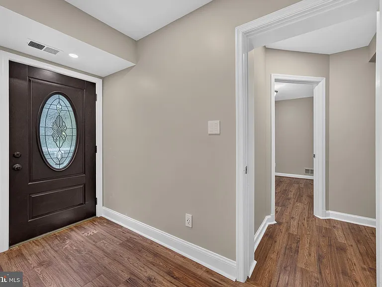 6443 Walters Woods Dr — Photo 55