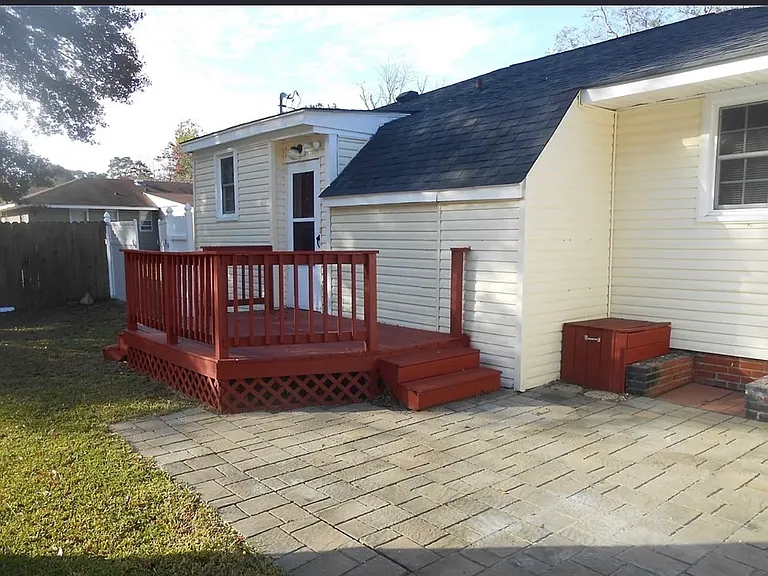 1402 Vance Dr — Photo 31