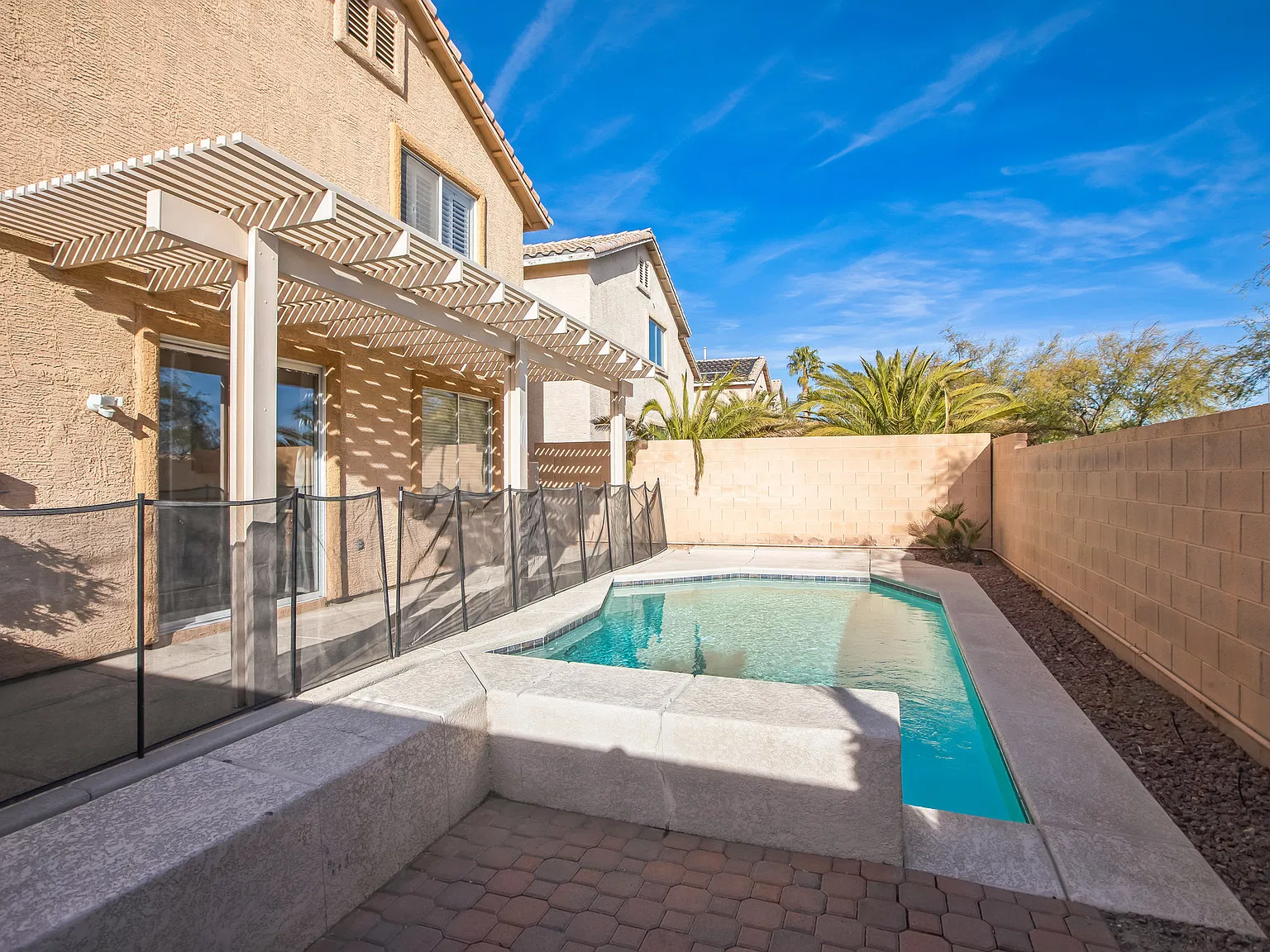 3 bed, 2.5 bath, 1737 sqft, $2,600 — Photo 3