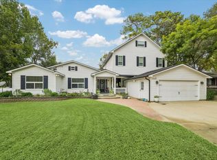 11 Lake View Dr, Huntsville, TX 77320