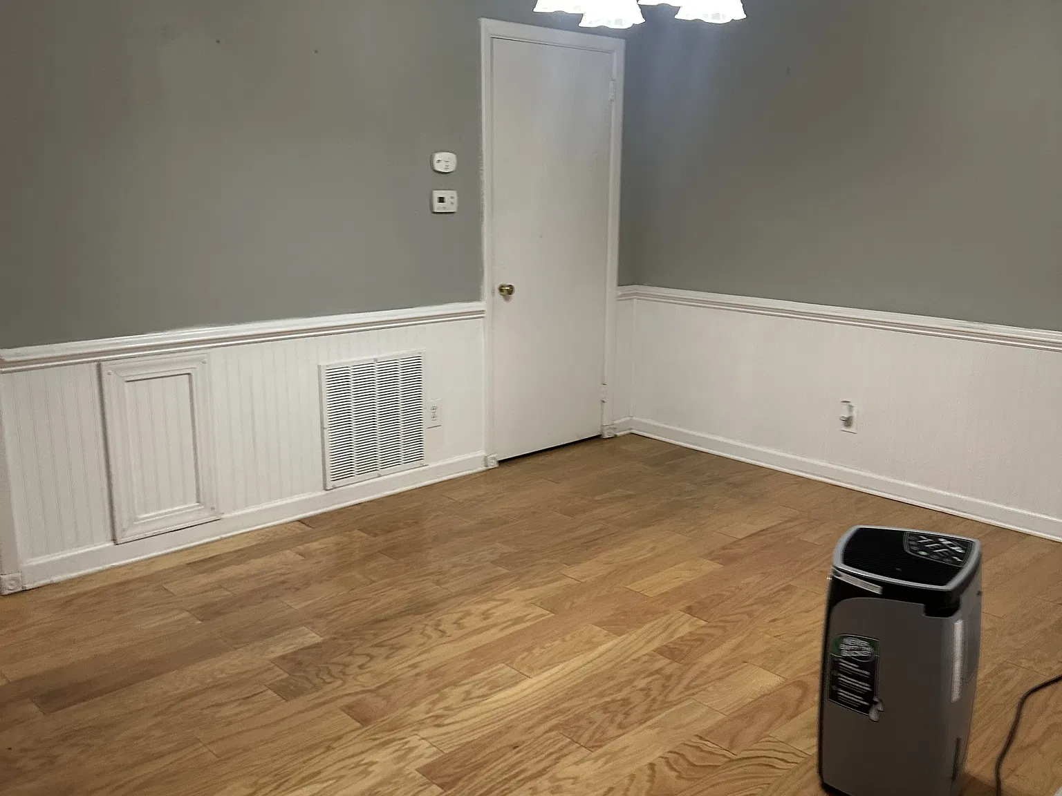 135 Melrose Ave - F — Photo 2