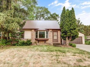 42 Center Rd, Circle Pines, MN 55014