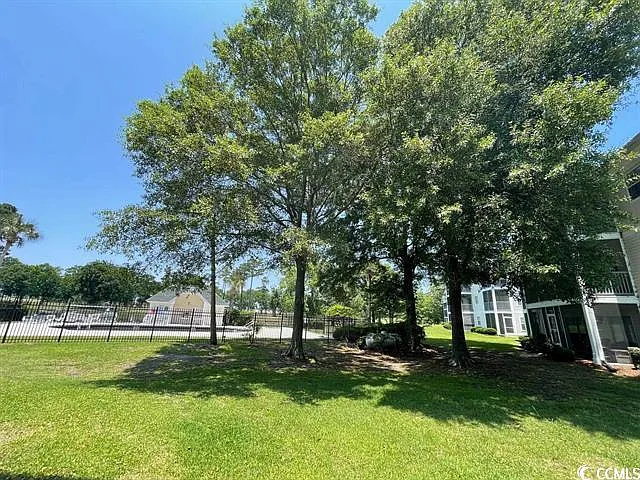 553 White River Dr #13E — Photo 32