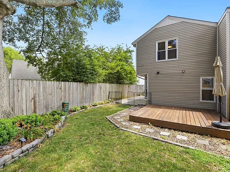 3856 Forestwood Ct — Photo 35