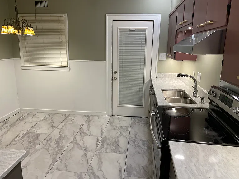 753 N Porter Ave — Photo 4