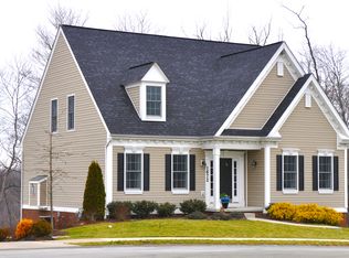 1672 Heritage Dr, Pittsburgh, PA 15237