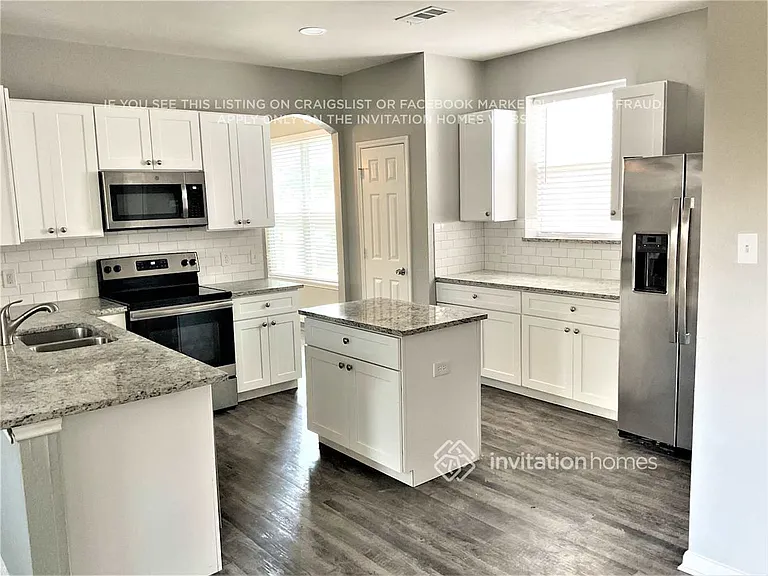 1204 Taylor Ln — Photo 7
