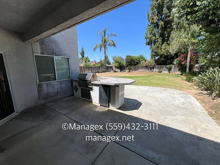 110 N Anderson Ave — Photo 22