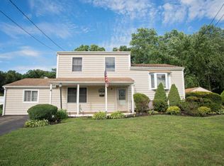 4 Maple Ln, Howell, NJ 07731