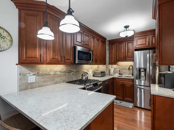 17-85 215th Street 4B image 3 of 31
