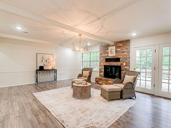 5th image of 115 Jeff Davis Cir