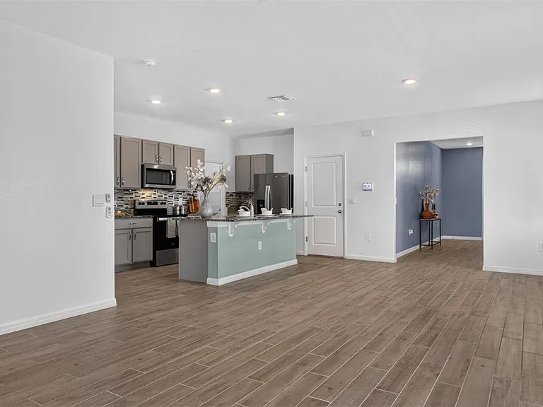 5122 SW 49th Ln — Photo 8