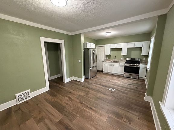 5th image of 7263 Senator St