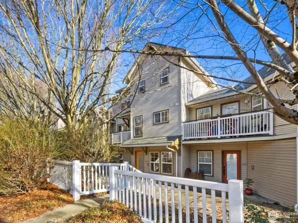 202 24th Avenue E #6, Seattle, WA 98112