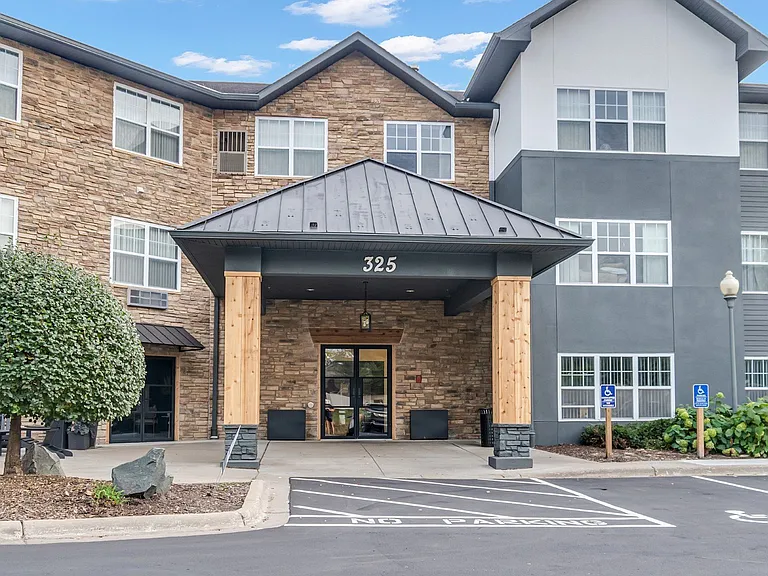 Chaska Place Apartments — Photo 52