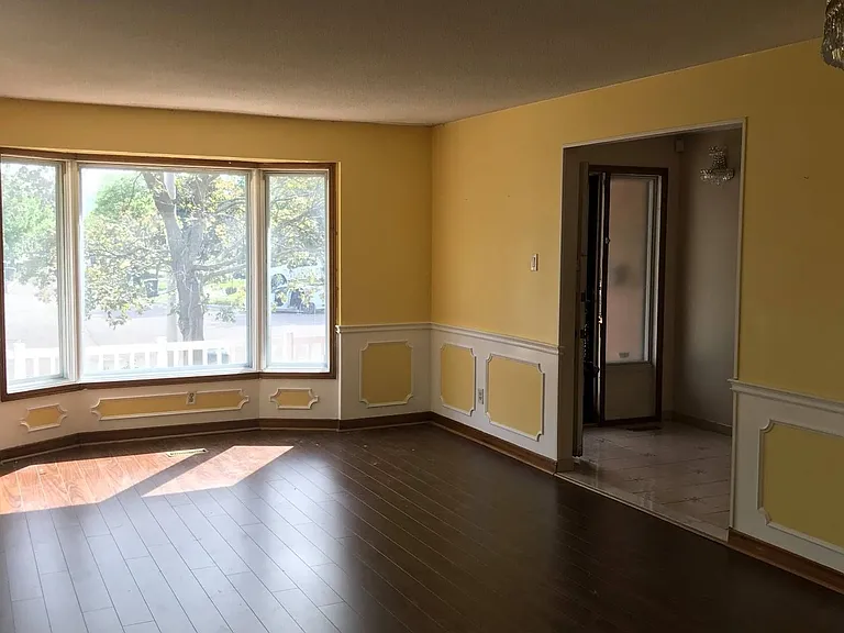 850 Chippenham Dr — Photo 2