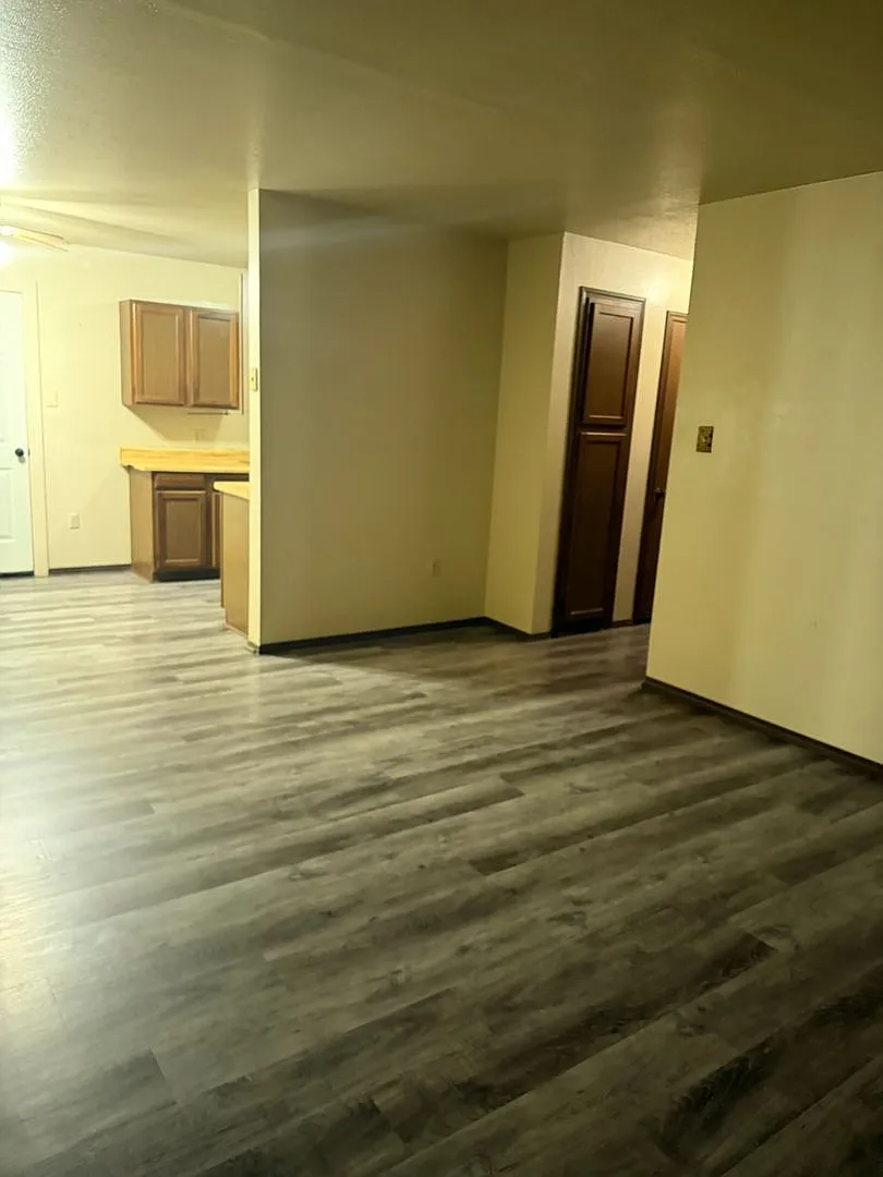 Woodgate Apartments — Photo 2