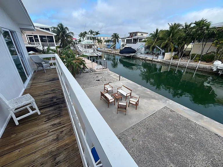 463 Caribbean Dr E — Photo 1