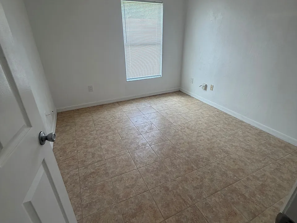 1594 Megan Bay Cir