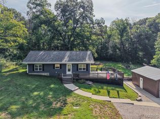 9048 D Rd, Columbia, IL 62236