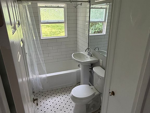 4th image of 335 Park Ave