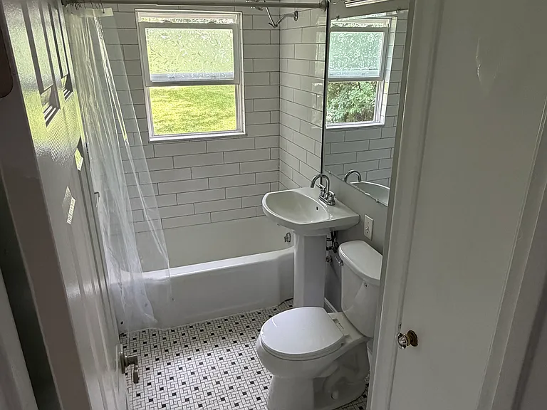 335 Park Ave — Photo 4