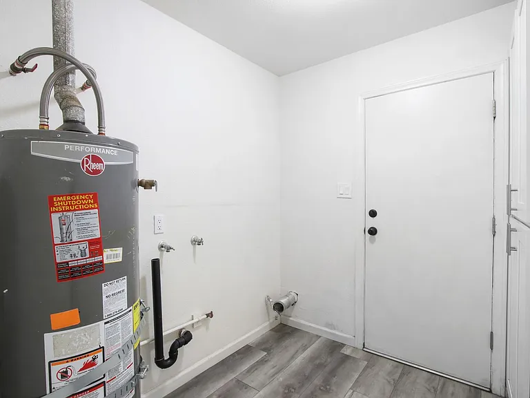 Moval Terrace Apartments — Photo 7