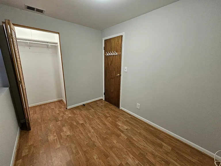 1140 W Barry Ave #1 — Photo 17