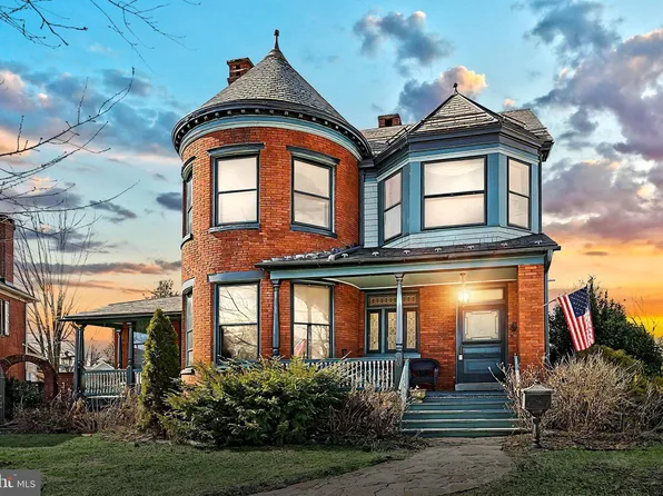 106 Eichelberger St, Hanover, PA 17331