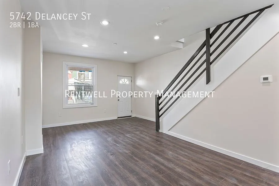 Renovated 2-Bedroom Townhome with Central Air — Photo 4