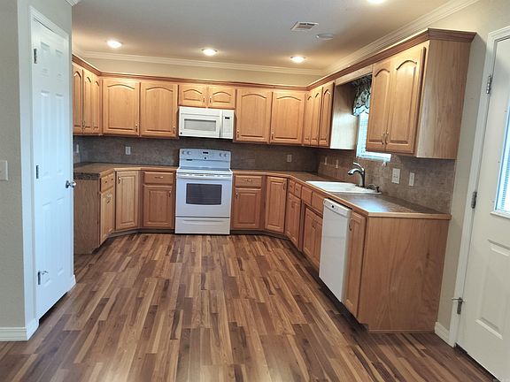 5th image of 112 Peachtree Dr