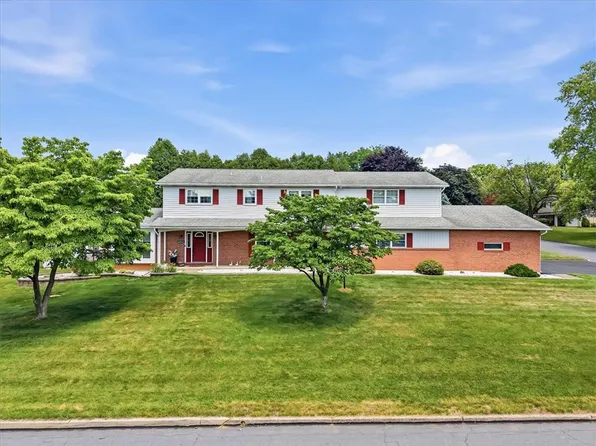 6202 Dove Dr, Bethlehem, PA 18017