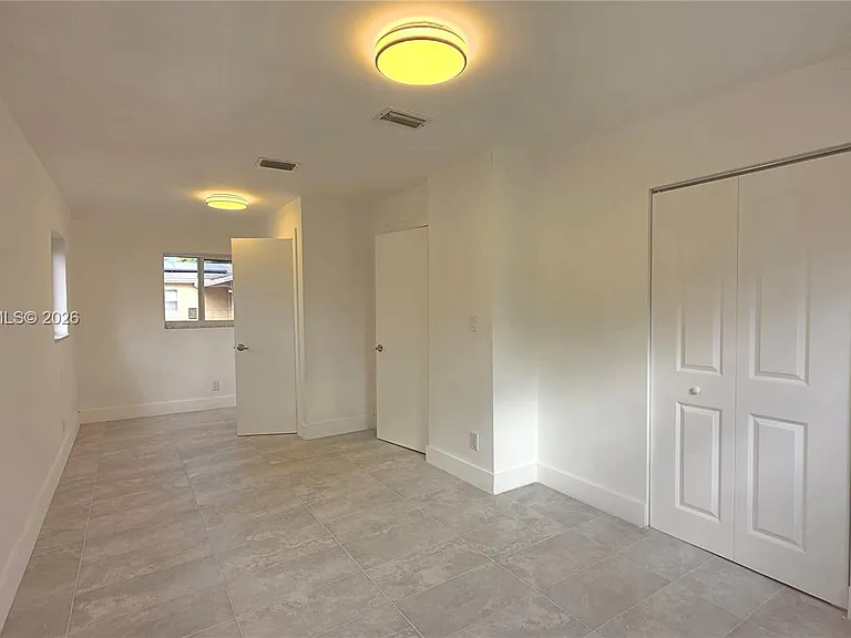 1700 N Cypress Rd — Photo 4