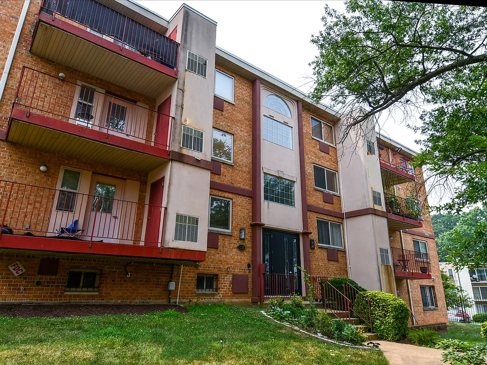 4116 Ames St NE #102