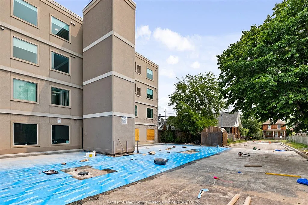 2 bed, 1263 sqft, $2,400 — Photo 4