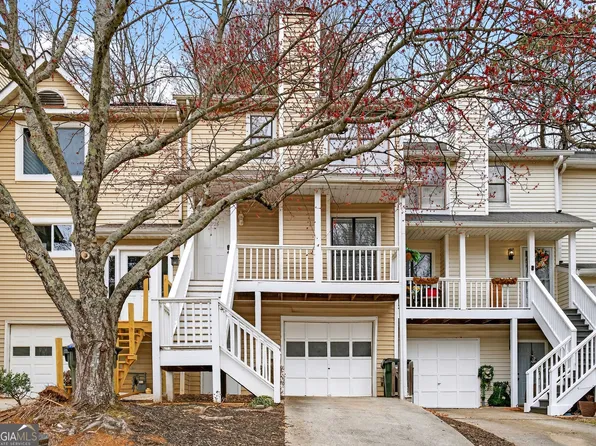 2226 Spring Walk Ct, Atlanta, GA 30341